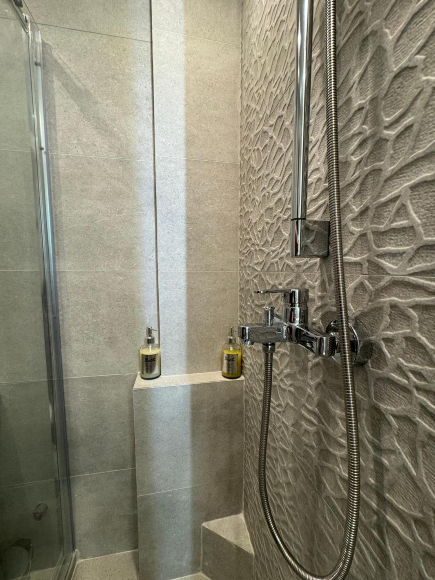 Apartamento Dekolomvou Tesalónica Exterior foto